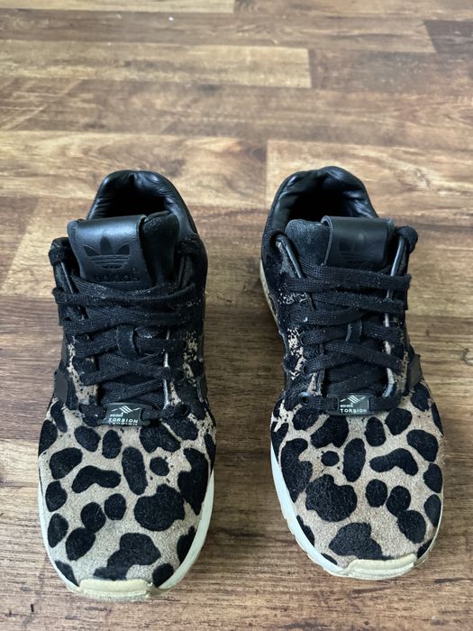 Стильные леопадовые кроссовки Адидас для девочки