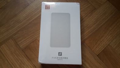 Sterylizator UV smartfonów ładowarka indukcyjna 10W telefon biżuteria
