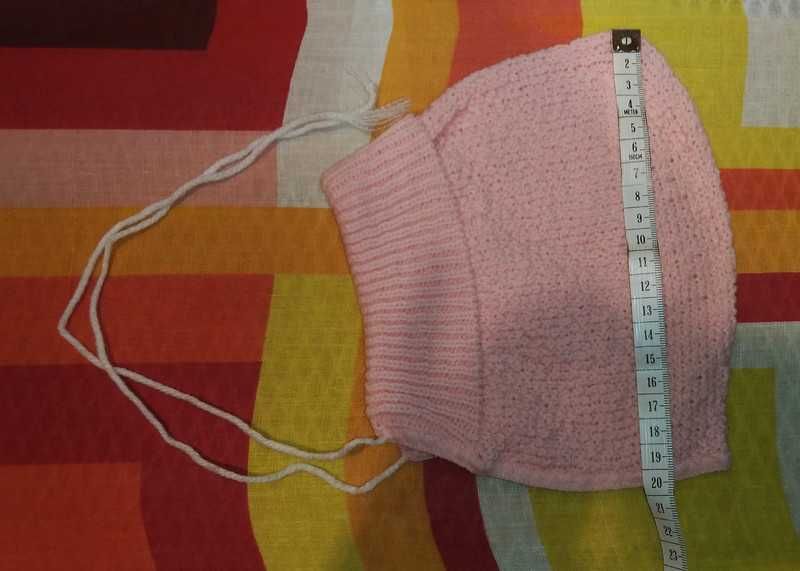 Różowa czapeczka dla niemowlaka