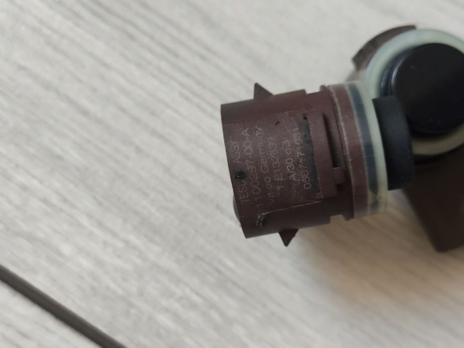 Продам парктроніки (Датчик парковки, сенсор) Tesla model S Rest