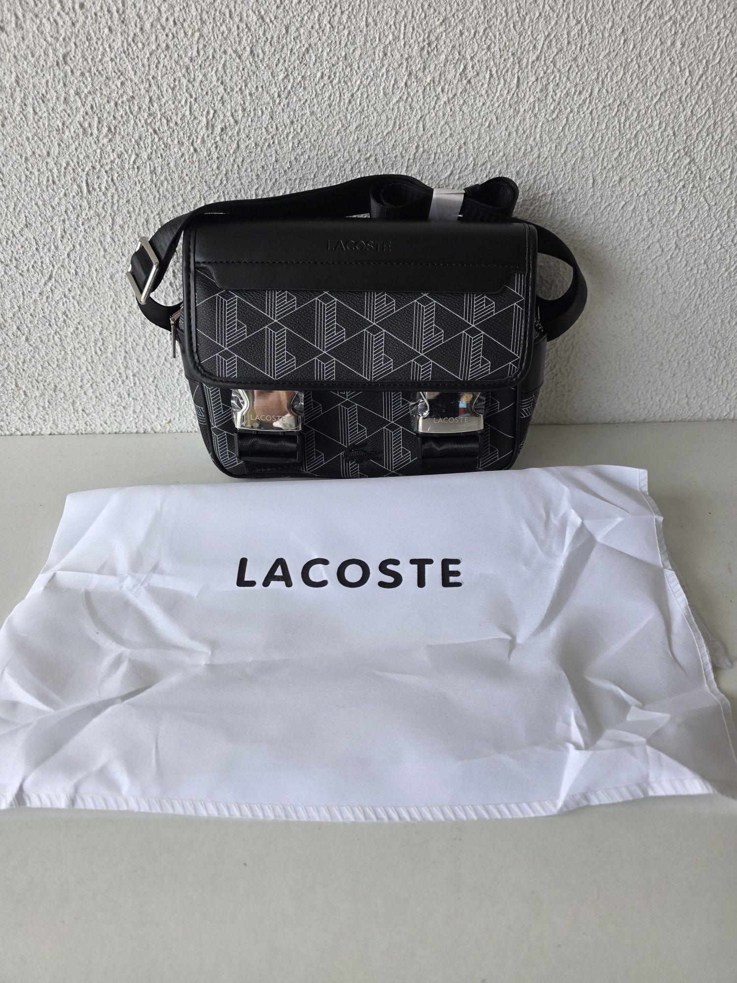 Bolsa lacoste nunca usada