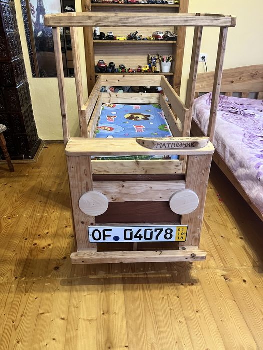 Ліжко дитяче машинка