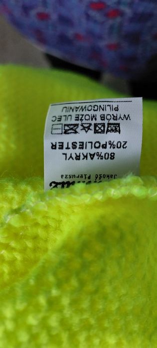 Sweter damski w szpic