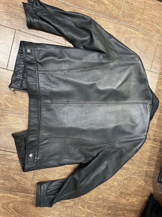 Продам чоловічу кожану куртку