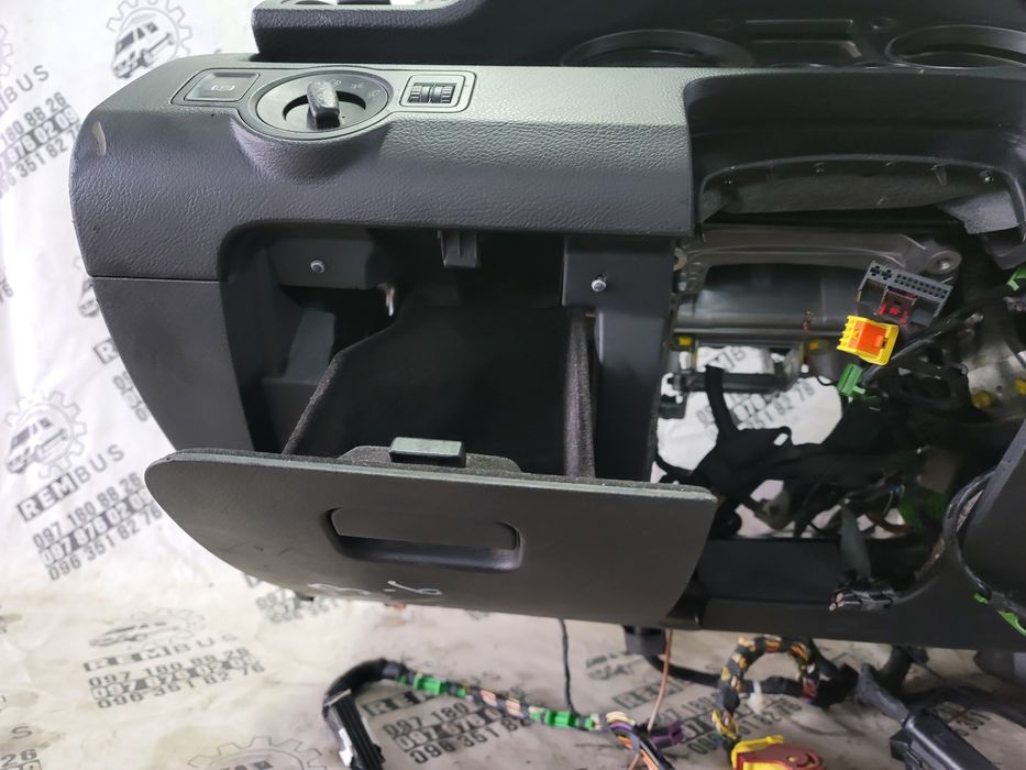 Торпеда безпека VW Passat b6 пассат бардачок