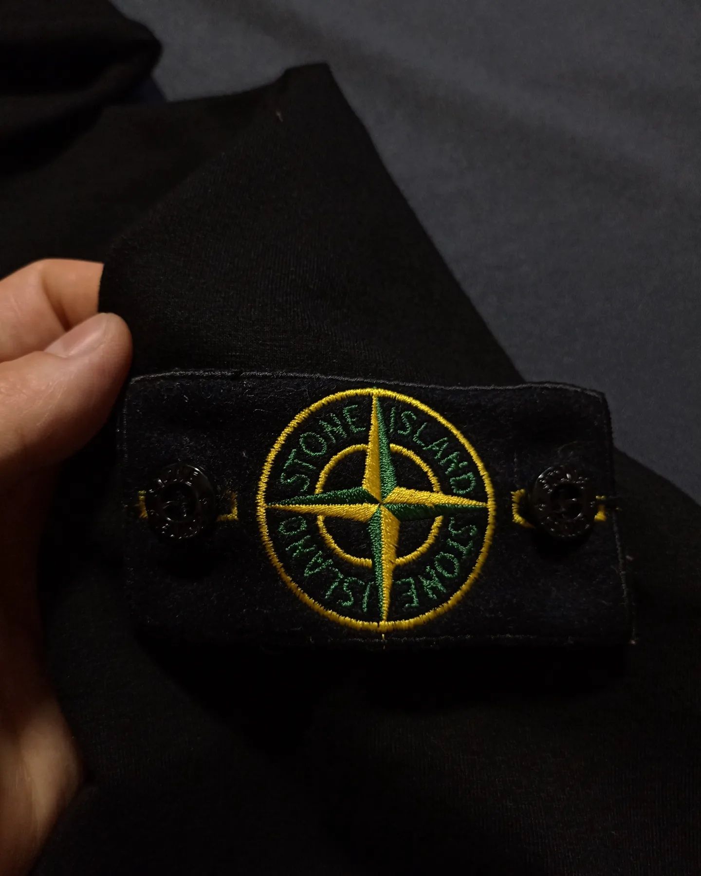 Stone island model : DYED BLACK