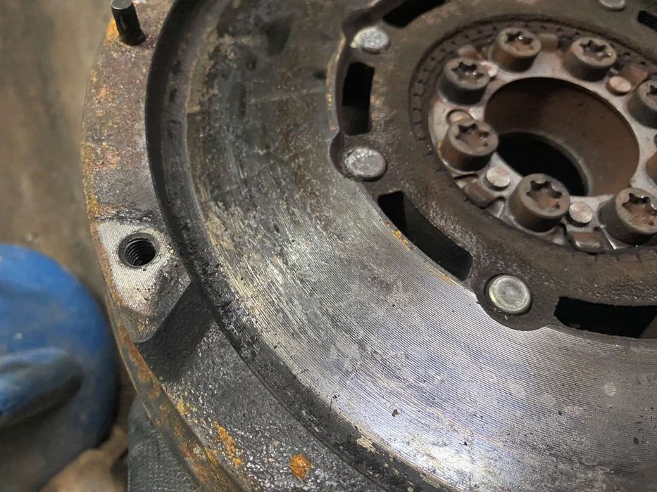 Маховик двохмасовий Тойота Авенсис т25 2.2 d-cat 177 л.с.2.2 сцепление