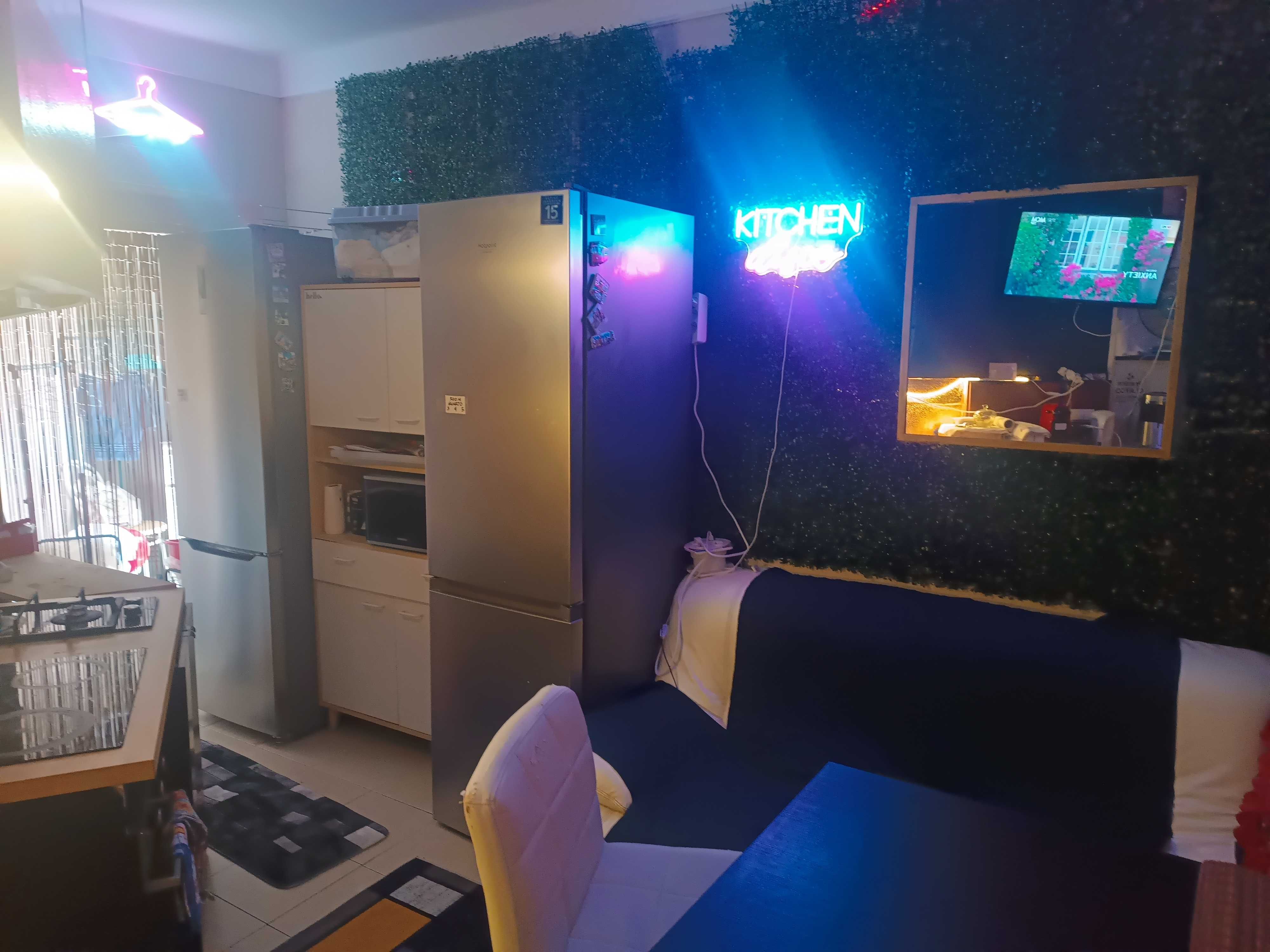 Quarto com Beliche, 2 Secretárias, para 2 Estudantes (Mulheres)