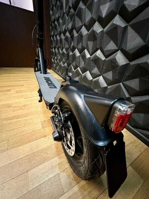 Elektryczna hulajnoga Ducati Pro II Plus 350W 30km/h