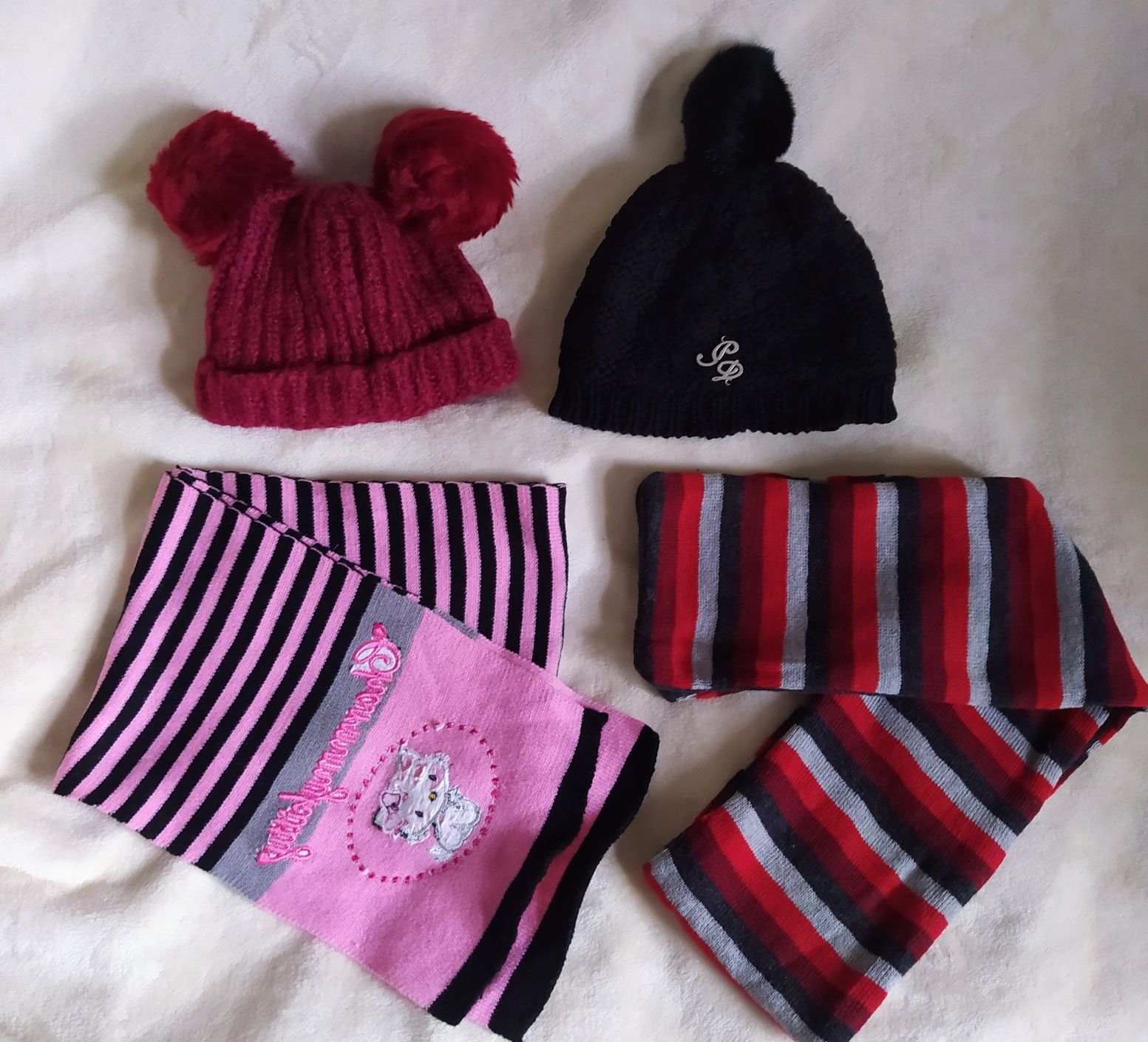Комплект: шапка + шарф, на дитину 3-6+ місяців, помпони з хутра