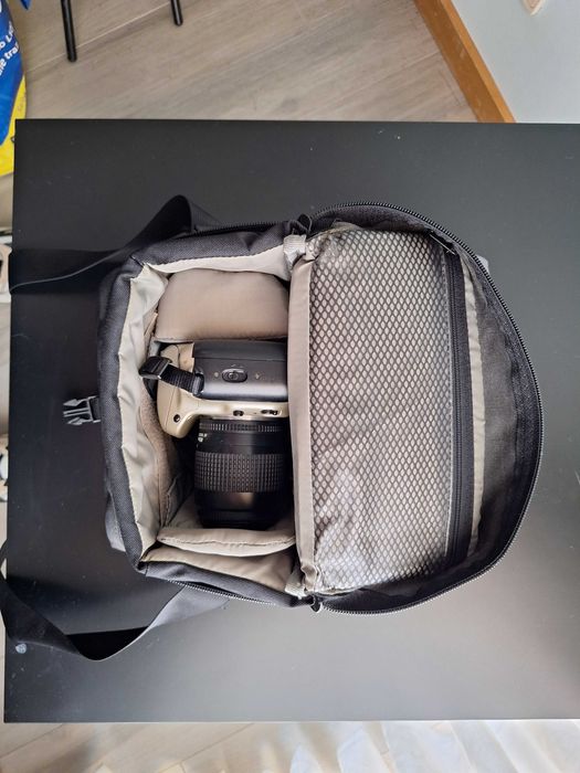 Nikon F50 + Lente 35-80mm + Mala Lowepro Nova 1