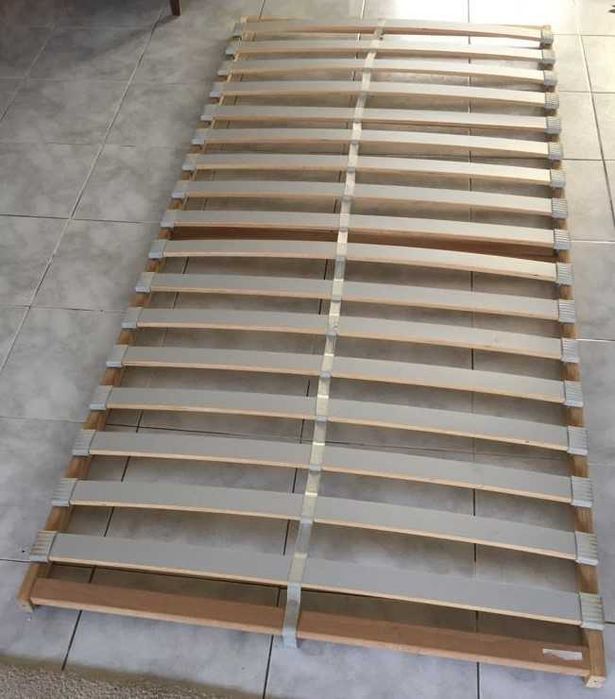 Estrado IKEA 90x200 - Cama solteiro