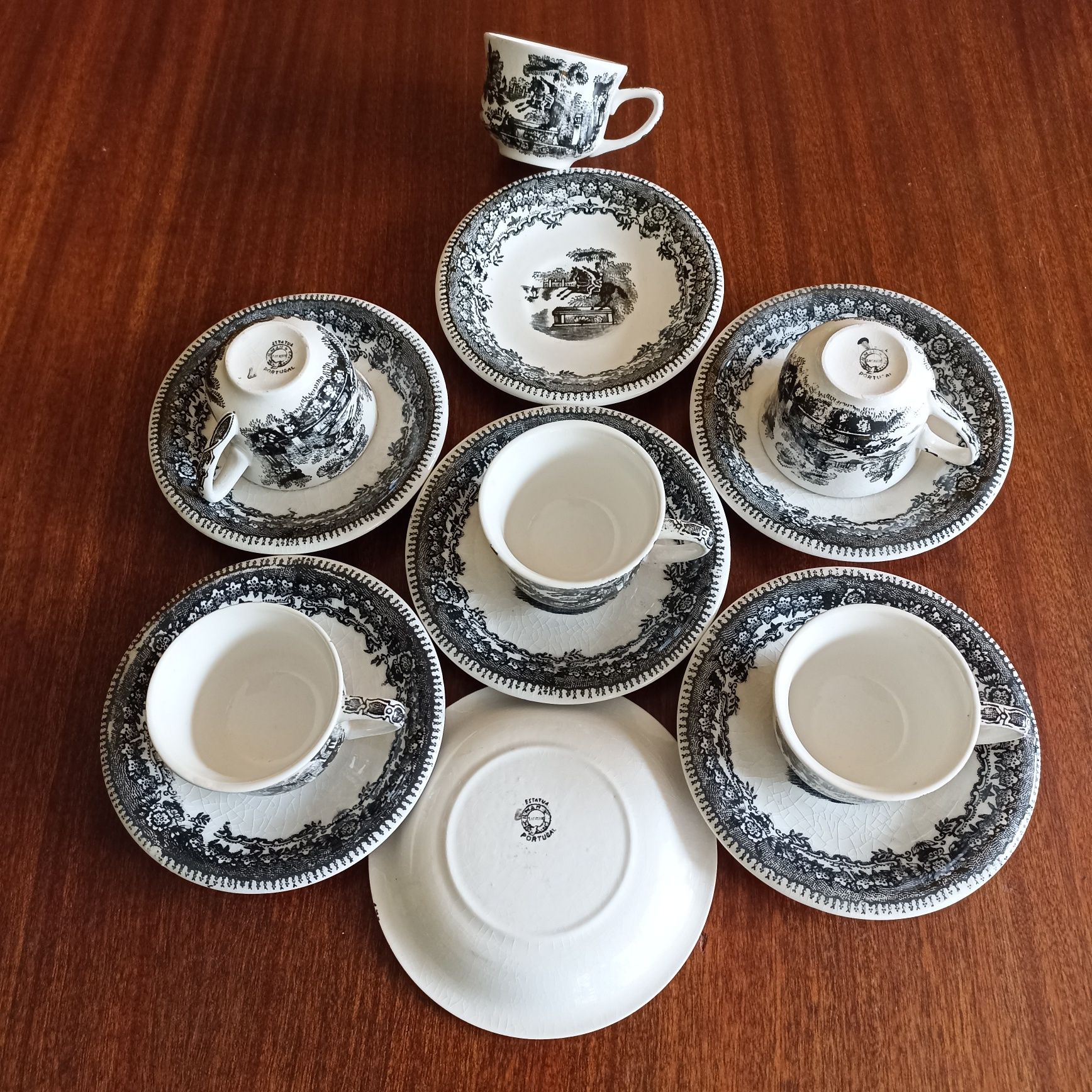 Lote de 6 chávenas de café Sacavém Gilman & Cta motivo Estátua