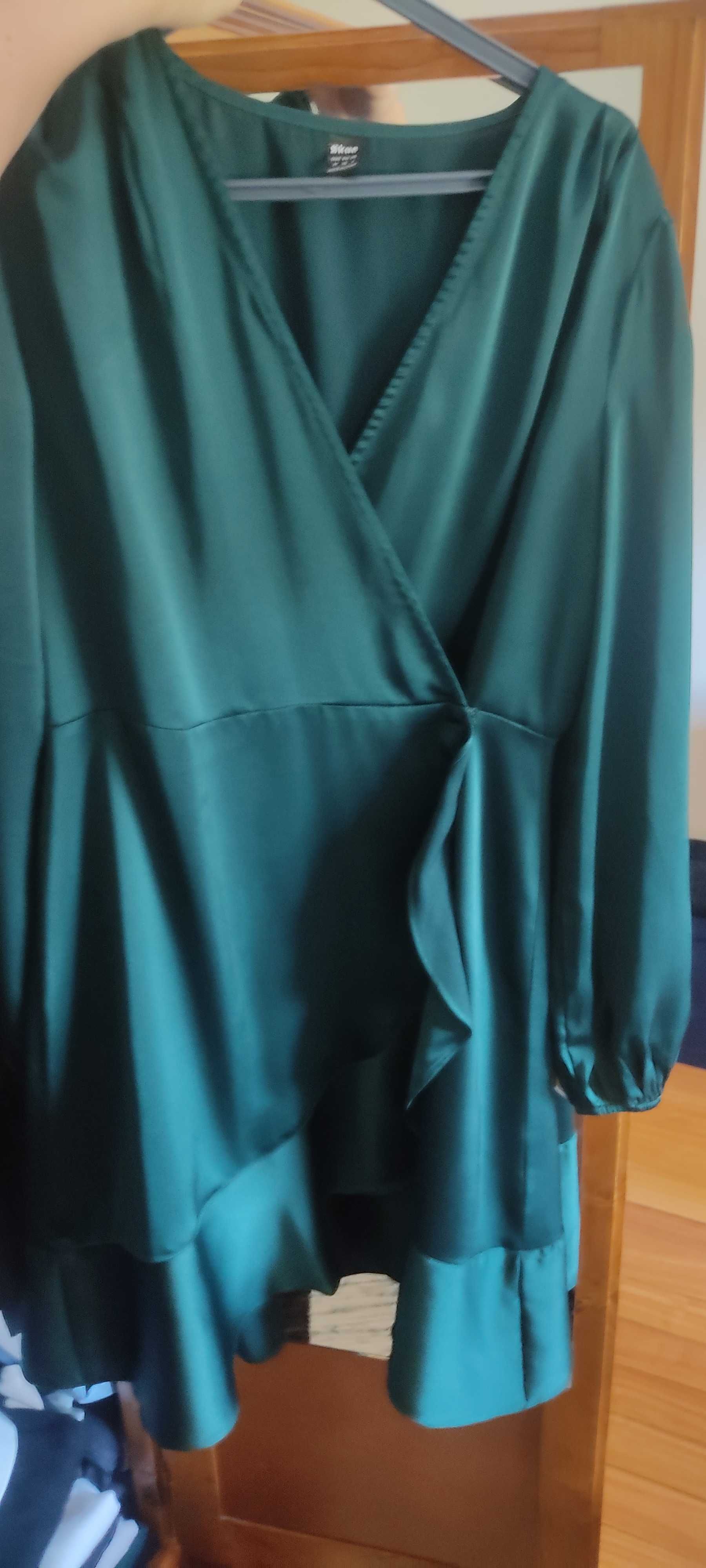 Vestido de cetim (manga comprida)