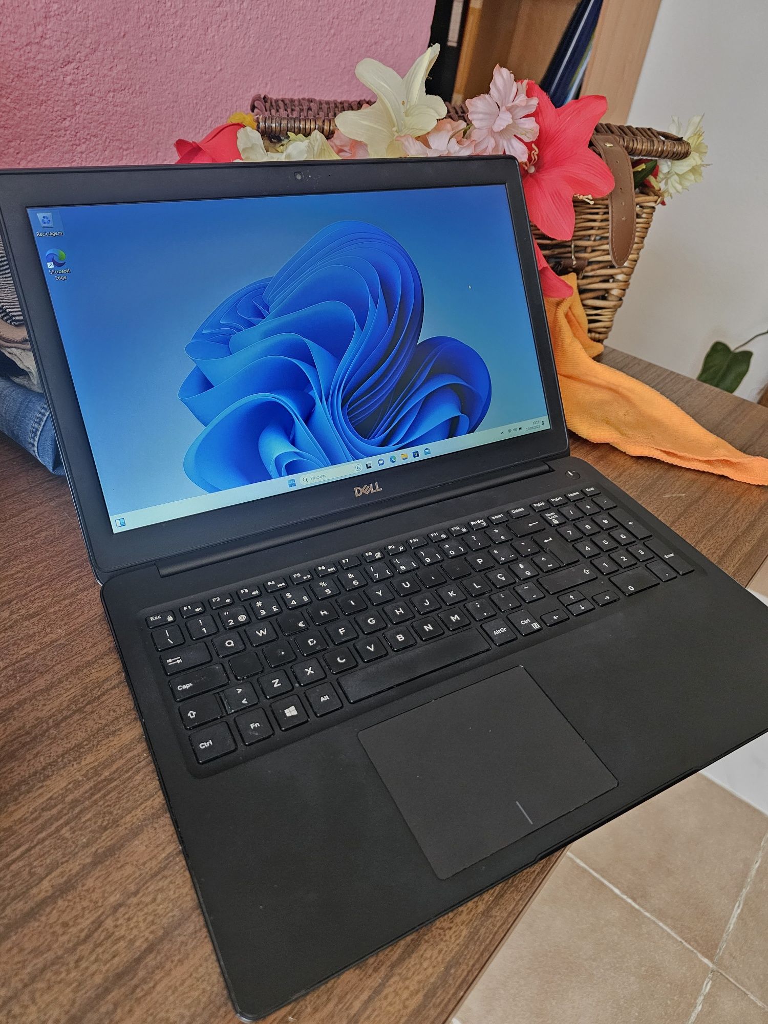 Portátil dell latitude 3500