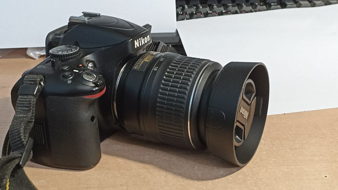 Nikon d5100 + обєктив+бленда + флешка