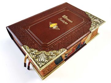 Biblia w skórzanej oprawie z bursztynem, malowanymi brzegami, okuciami