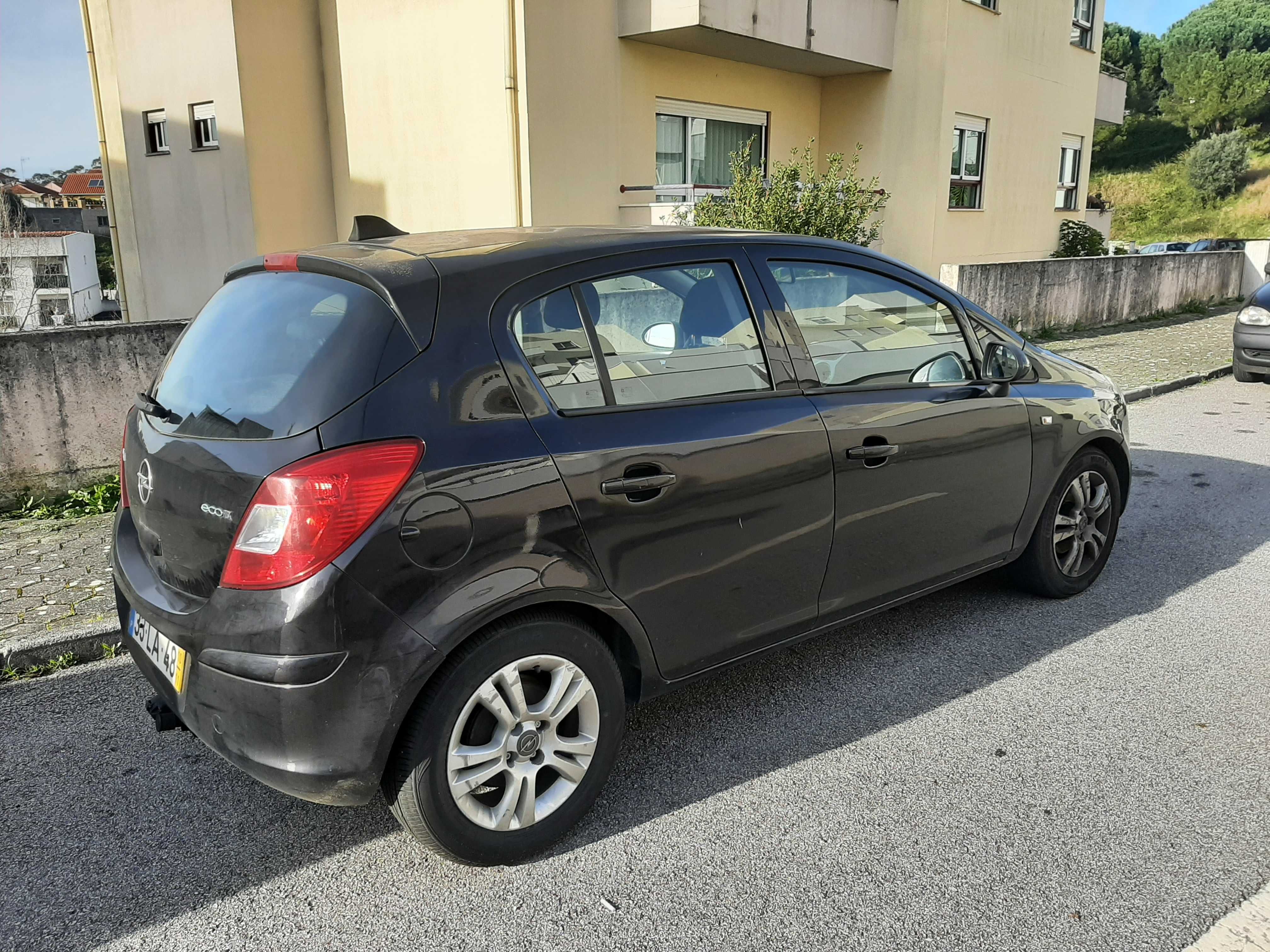 Vende-se Opel Corsa 1.3 CDTI Ecotec (2010) – para Recuperar Ou Peças!