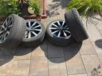 Toyota Corolla.  Opony zimowe na felgach aluminiowych.225/40R/18  92V