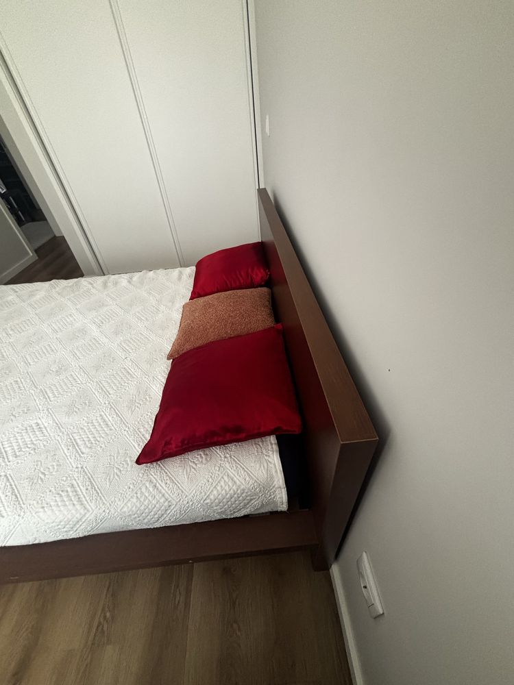 Cama de Casal - Malm Ikea