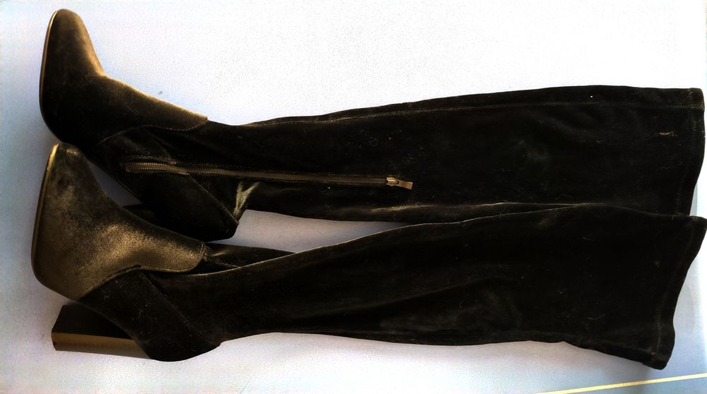 Сапоги-ботфорты из велюра на высоком устойчивом каблуке,39 р.