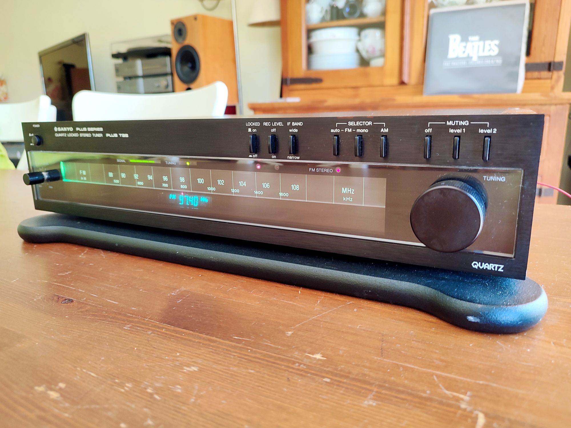 Sanyo T35 Plus Series Stereo Digital Tuner Impecável!