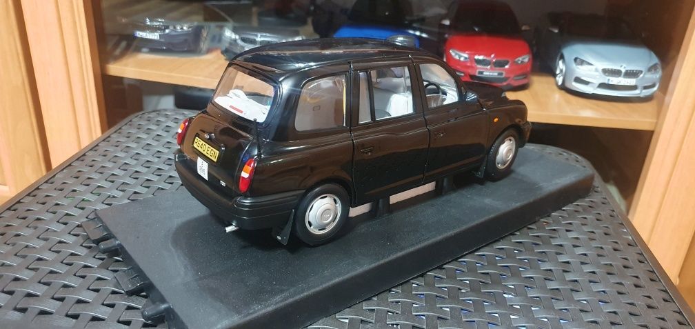 Lti TX1 London Taxi 1:18 SunStar model