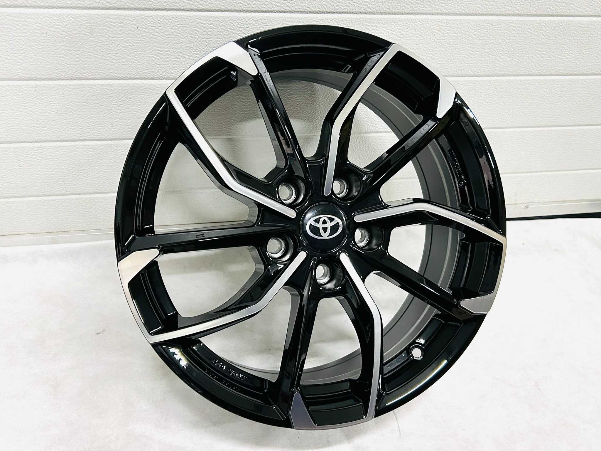 alufelgi TOYOTA r17 5x114,3 NOWE Auris Corolla C-HR Avensis Vers Camry