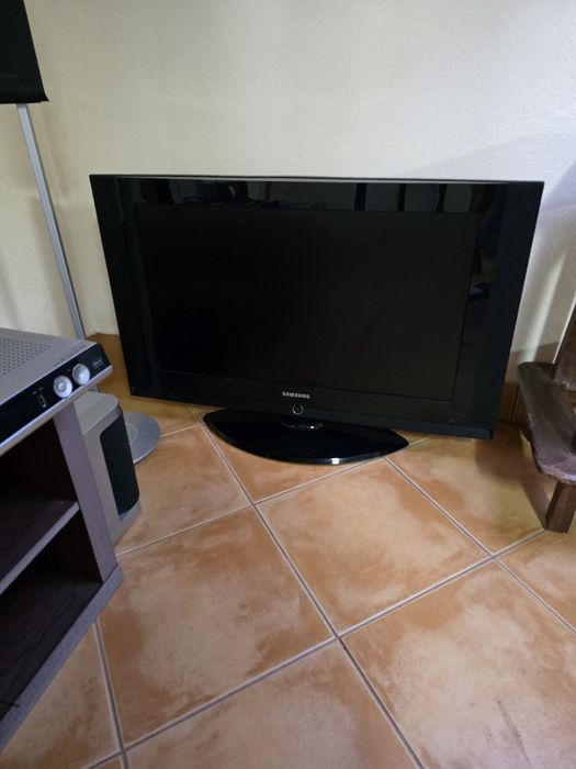 TV Samsung LCD + Home Cinema 5.1 Philips