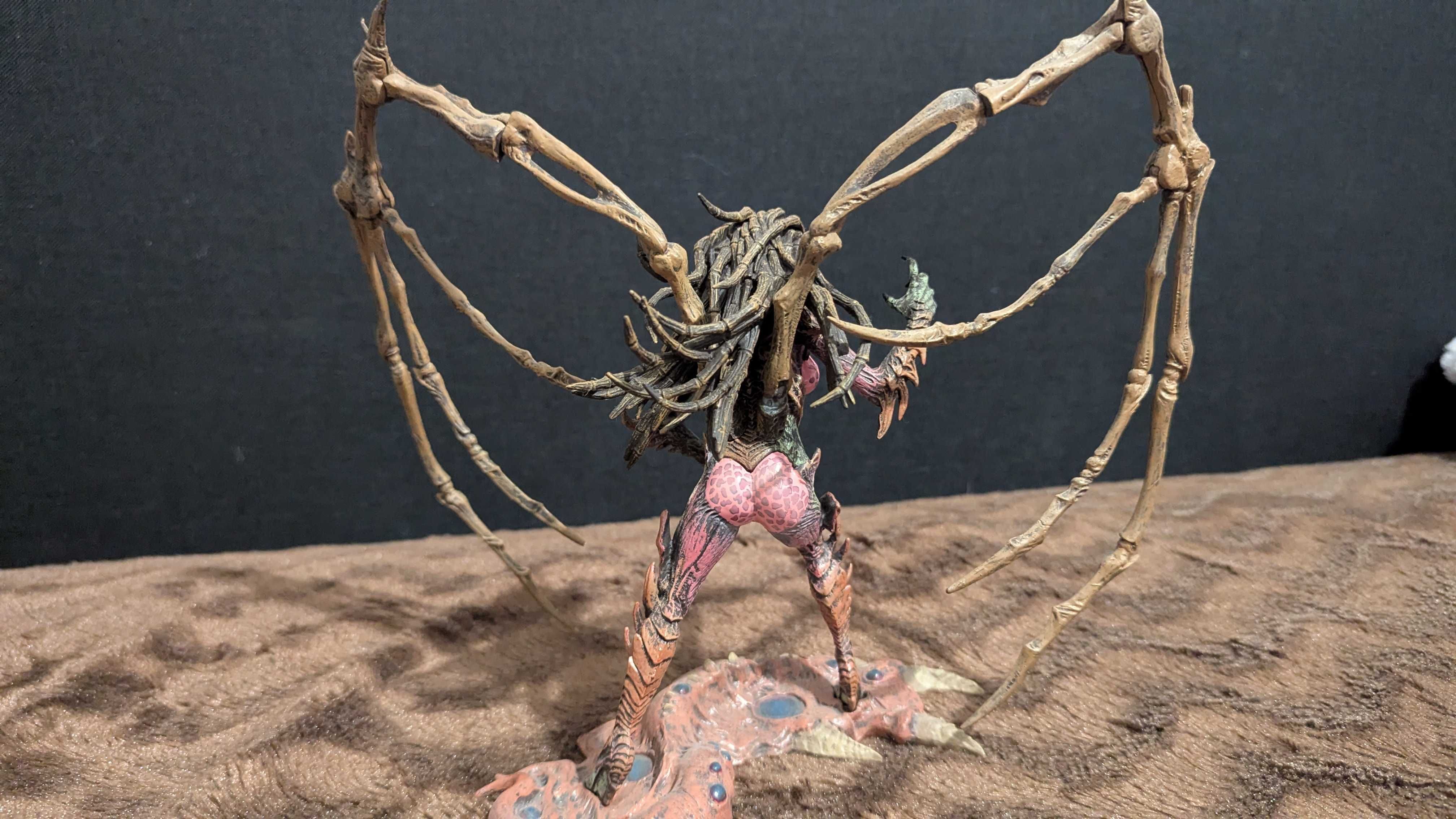 Kolekcjonerska Figurka STARCRAFT II KERRIGAN królowa ostrzy