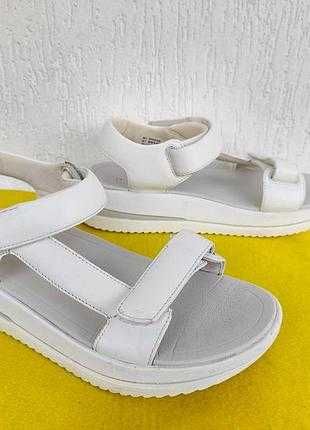 Кожанние,брендовие,ортопедические босоножки fit flop р.38