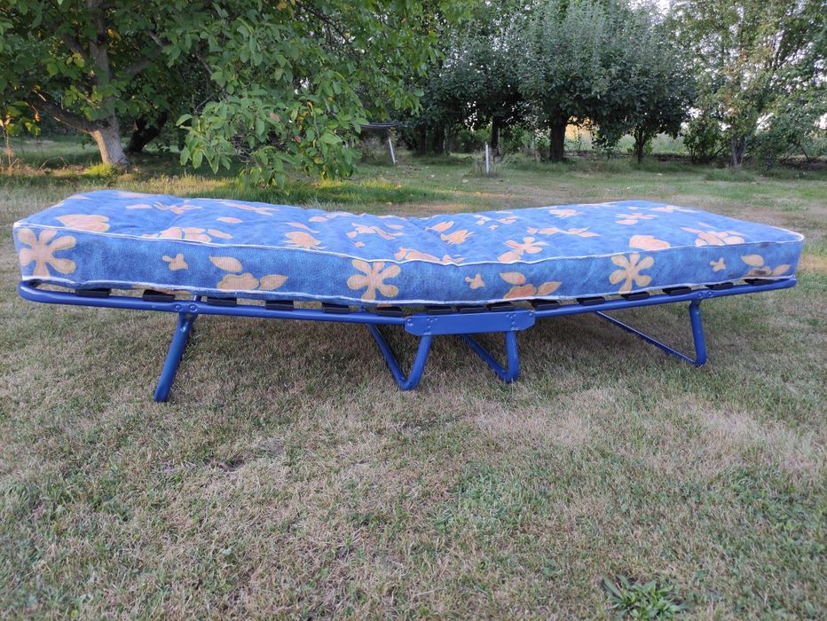 Łóżko polowe turystyczne składane