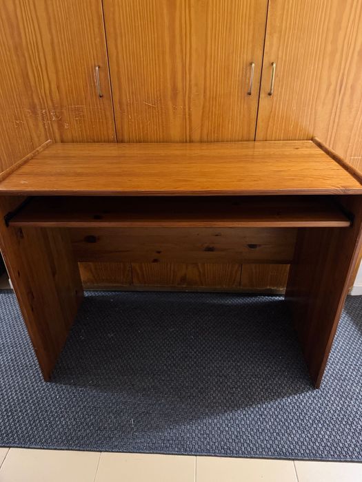 Secretária em madeira