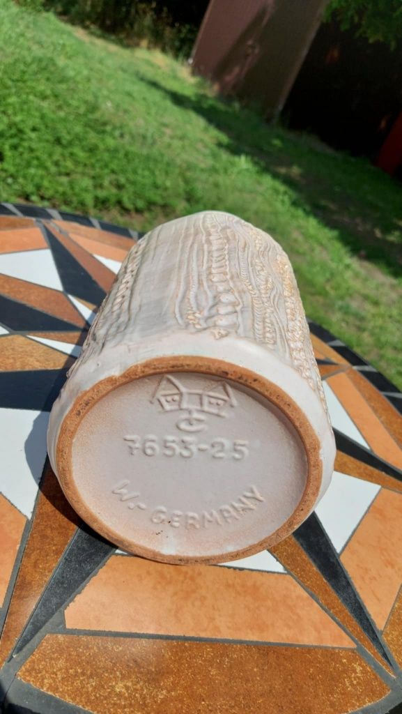 Stary wazon , dzban ceramiczny wysokość 25,5 cm , średnica dna  około