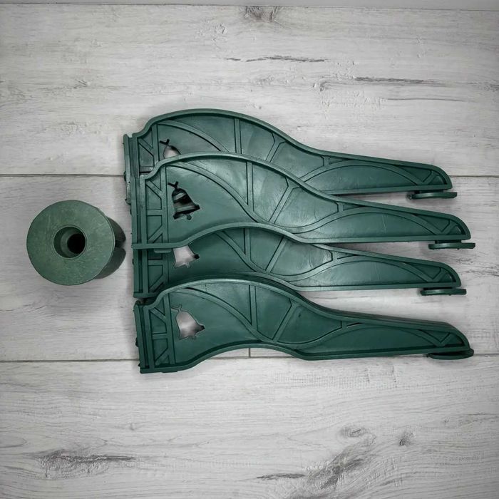 Підставка під ялинку штучну пластик. Ножки под елку искусственную.