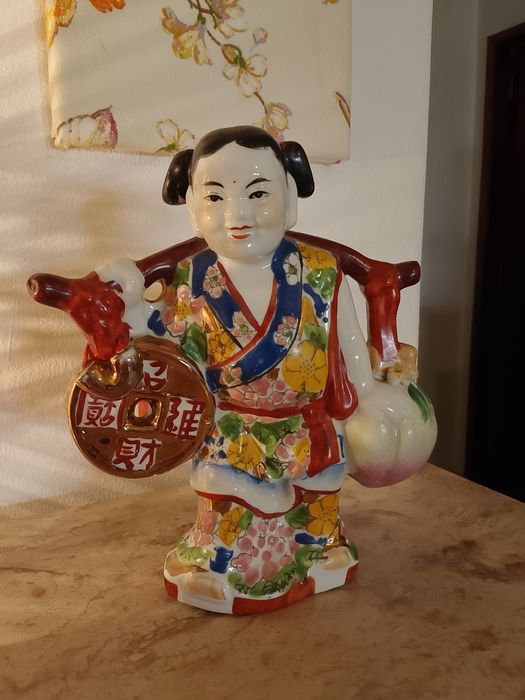 Menina da Sorte oriental