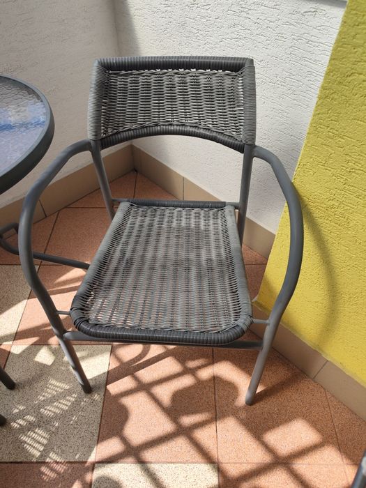 Stolik i 2 krzesła - zestaw na balkon lub do ogródu