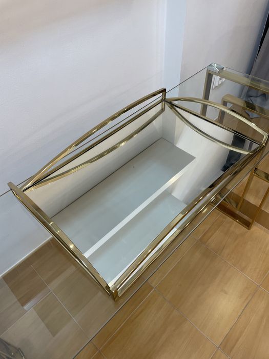 Bandeja dourada com base espelhada (Loja Incasa Design)