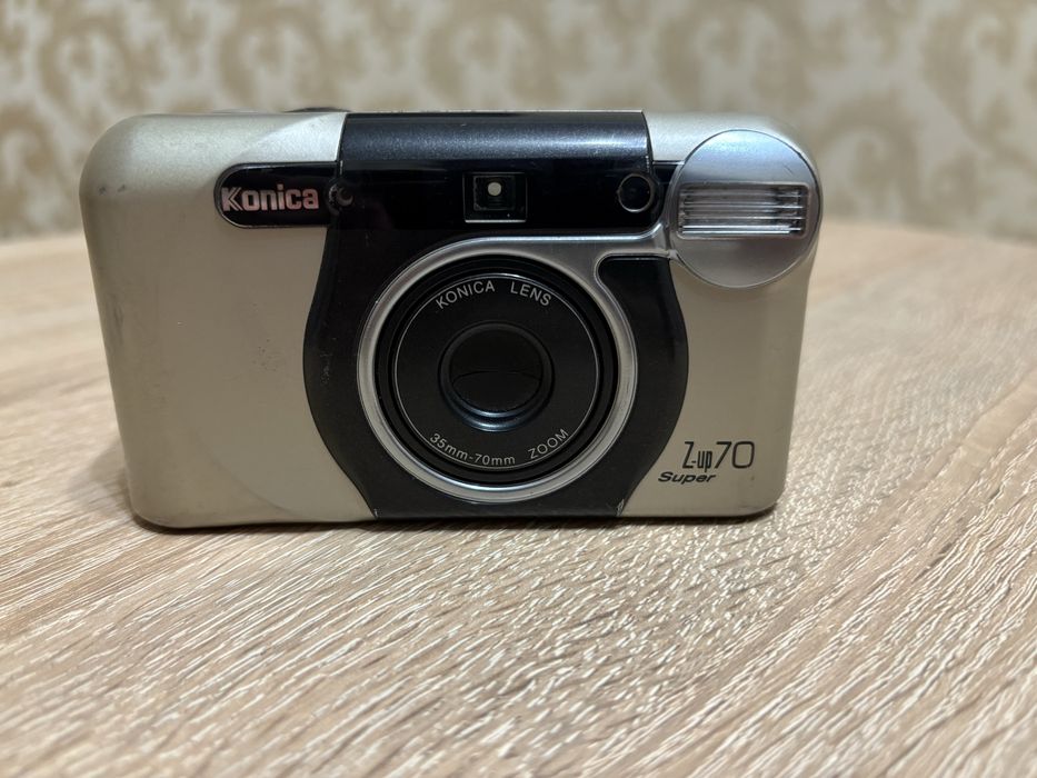 Пленочный фотоаппарат Konica Z-up 70 Super