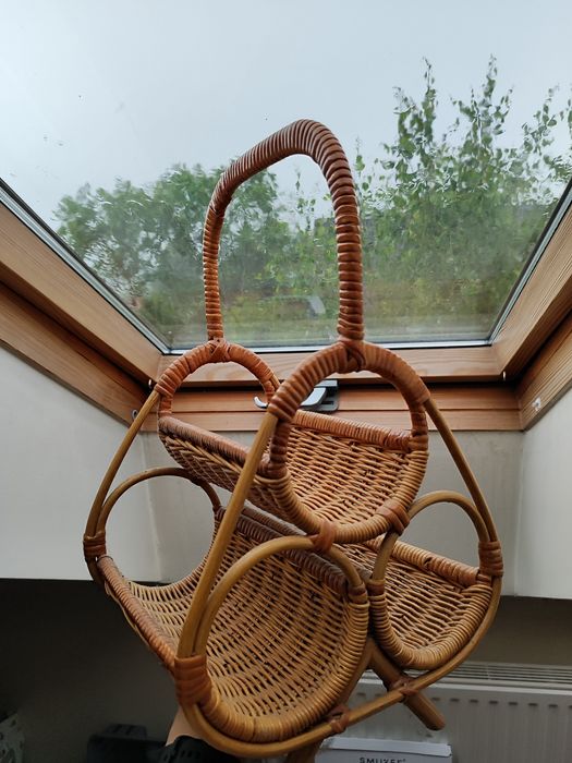 Stojak wiklinowy na wino