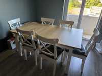 Mesa com 6 cadeiras em madeira para refeições