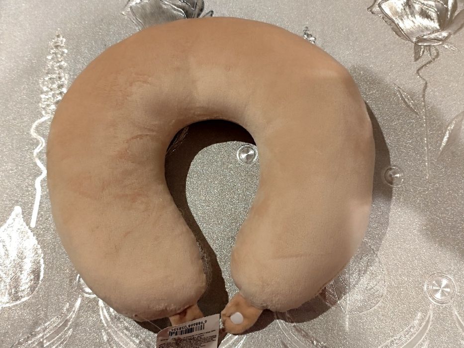 Подушка для подорожей