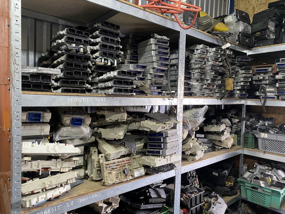 Форд Транзит на запчастини бампер капот крило фара