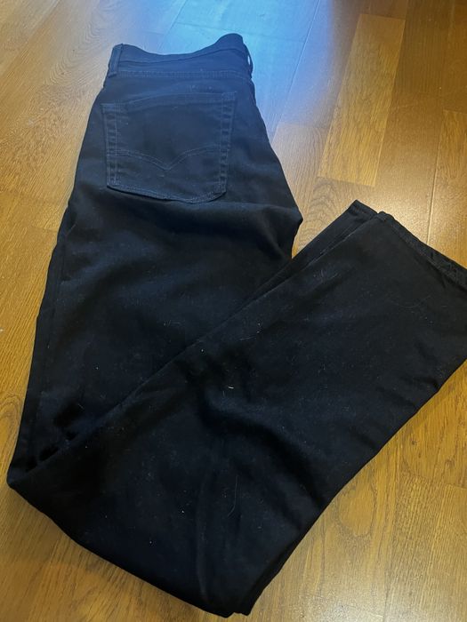 Nowe Levis 511 prosty krój.