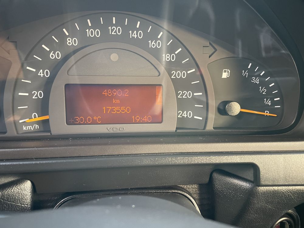Vende-se Mercedes Benz G270cdi