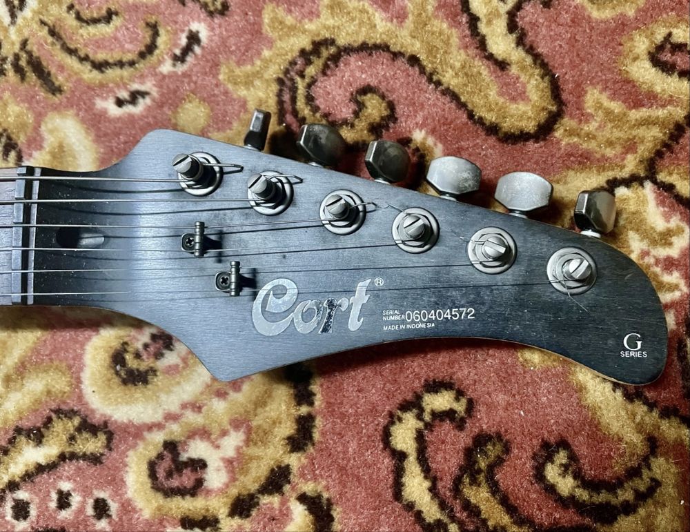 Guitarra Cort G260