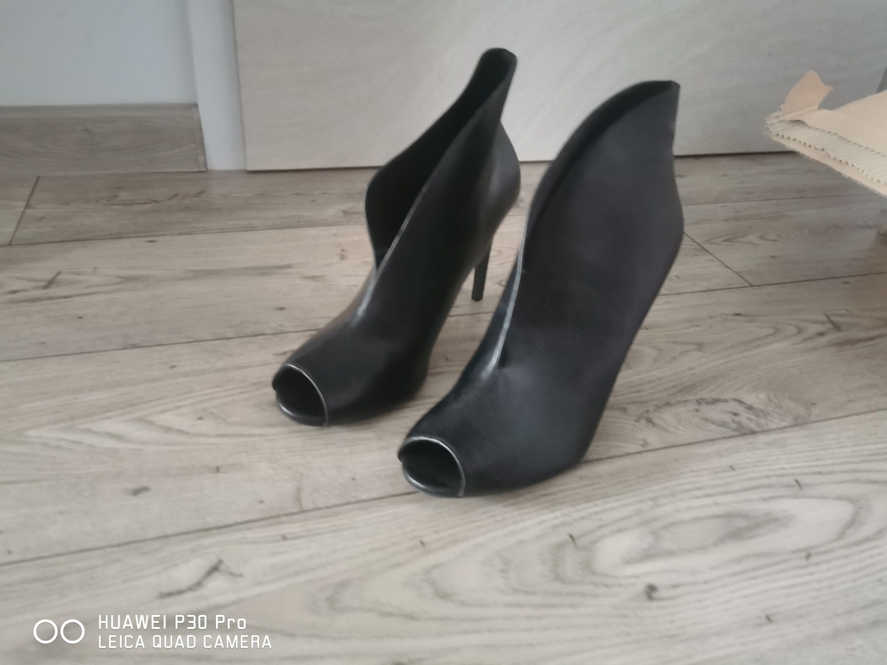 Szpilki czółenka r 45 Nowe czarne