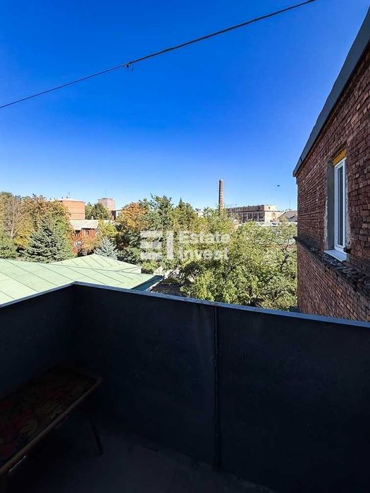 Продам 2 кімн. квартиру. Центр. м. Бекетова. Куликівський узвіз, 13.