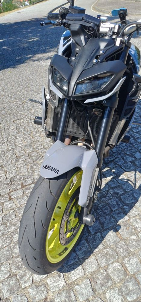 YAMAHA MT09 impecável com Extras e todas as revisões Linha Akrapovic