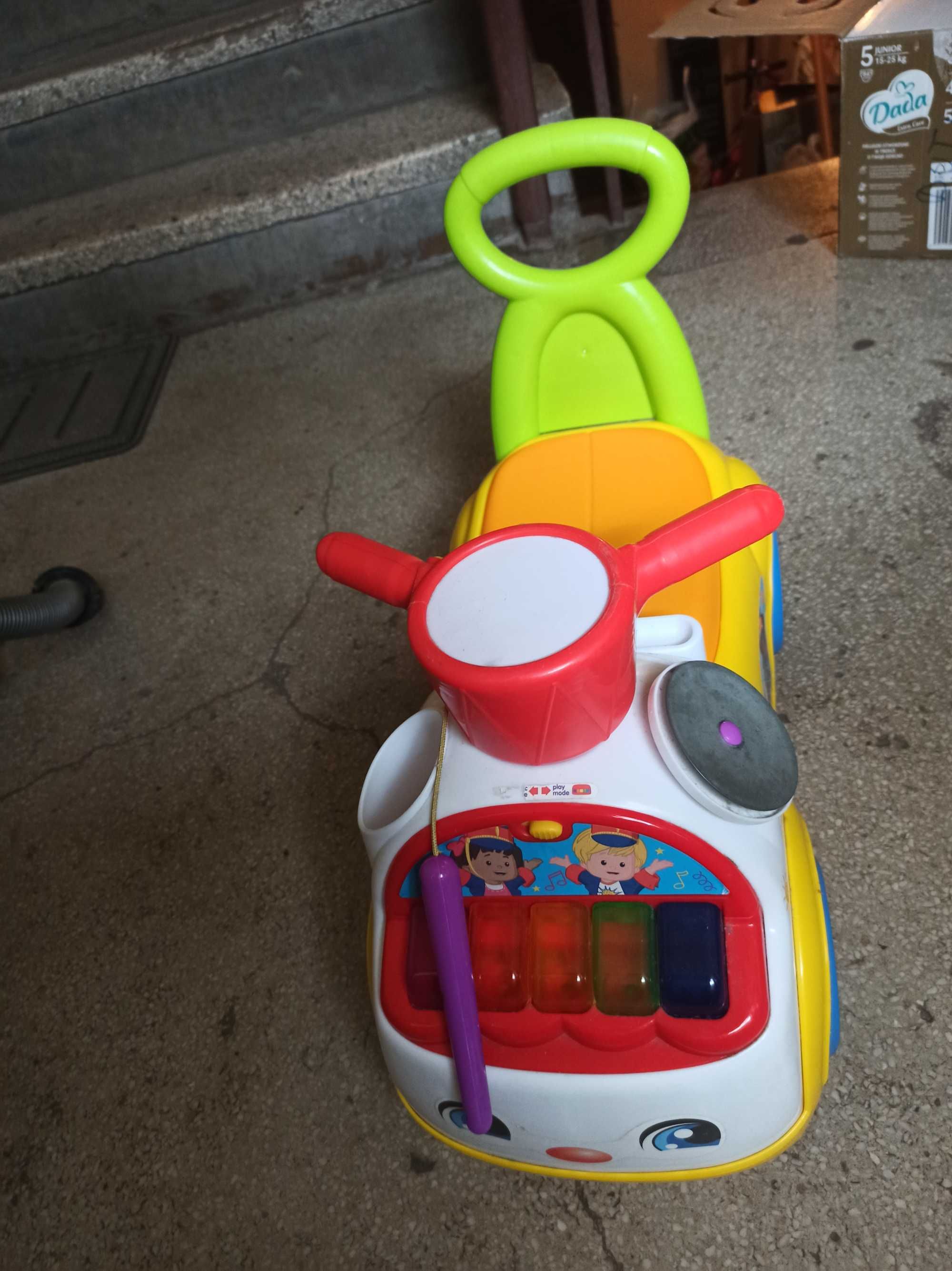 Autko, jeździk fisher price